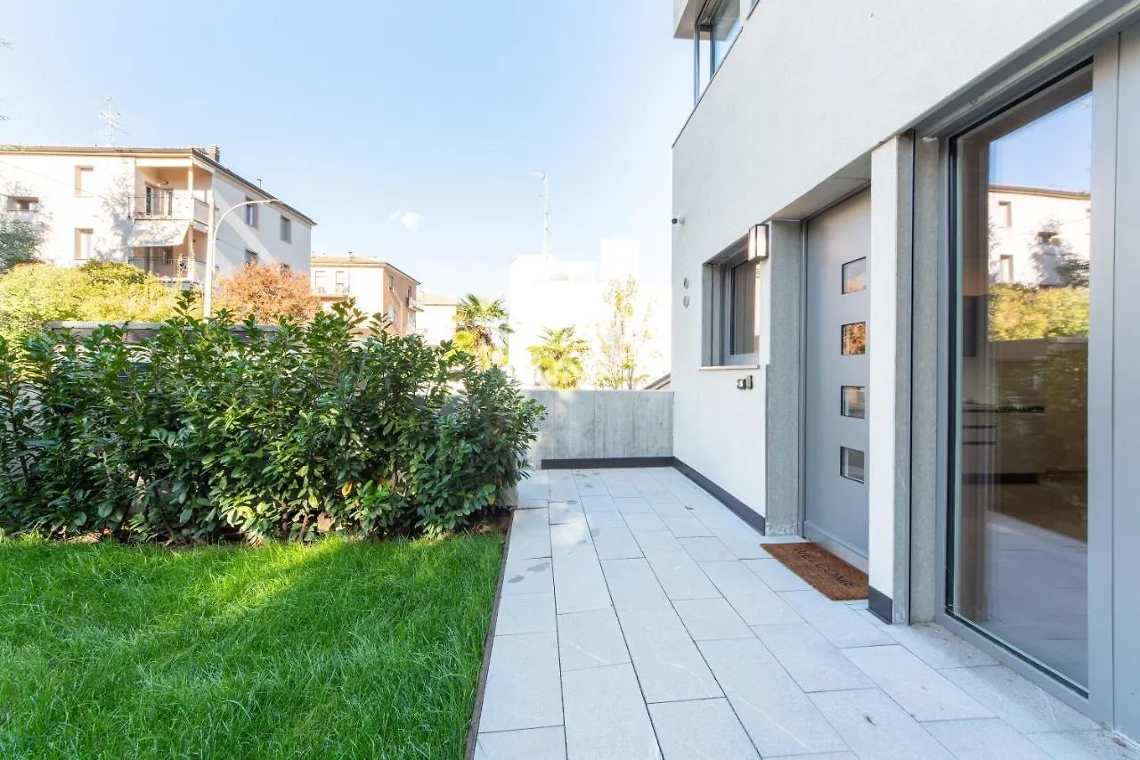 Housmart Toscana 53 White Bologna Appartamento